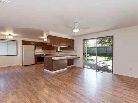 Living - 1230 SE 214th Ave, Gresham, OR 97030 photo 5 of 6