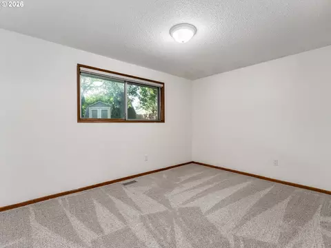 Bedroom - 1230 SE 214th Ave, Gresham, OR 97030 photo 5 of 5