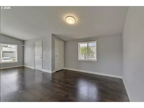 Living - 1949 SE Palmquist Rd #64, Gresham, OR 97080 photo 4 of 7