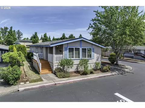 1949 SE Palmquist Rd #64, Gresham, OR 97080