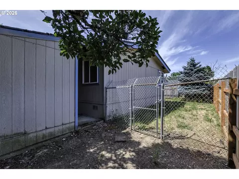 Exterior - 1949 SE Palmquist Rd #64, Gresham, OR 97080 photo 3 of 5