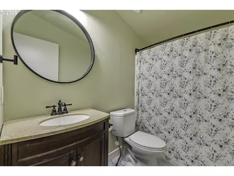 Bath - 1949 SE Palmquist Rd #64, Gresham, OR 97080 photo 3 of 3
