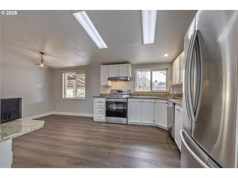 Kitchen - 1949 SE Palmquist Rd #64, Gresham, OR 97080 photo 1 of 4