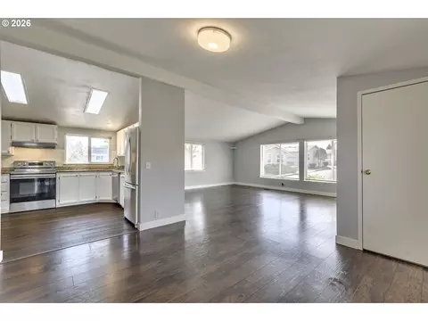 Living - 1949 SE Palmquist Rd #64, Gresham, OR 97080 photo 6 of 7