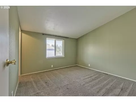 Bedroom - 1949 SE Palmquist Rd #64, Gresham, OR 97080 photo 2 of 5