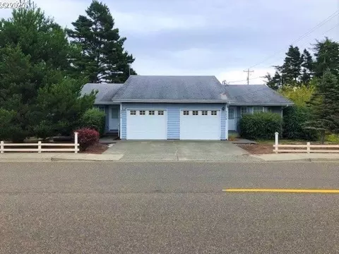 2024 Oak St, Florence, OR 97439