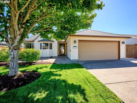 2038 Camellia Way, Woodburn, OR 97071