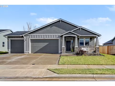 215 Walnut St, Mount Angel, OR 97362