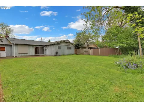 Exterior - 526 Archie St, Eugene, OR 97402 photo 5 of 6