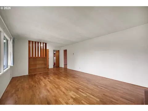 Living - 526 Archie St, Eugene, OR 97402 photo 2 of 4