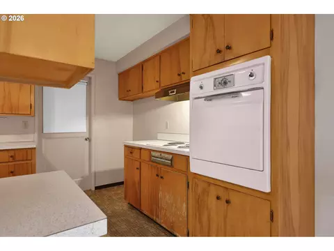 Kitchen - 526 Archie St, Eugene, OR 97402 photo 5 of 10