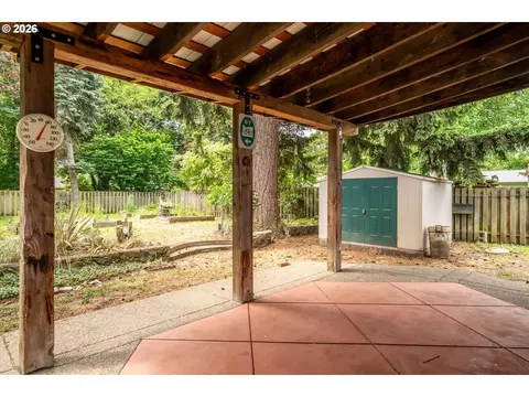 Exterior - 2536 Wood Ave, Eugene, OR 97402 photo 2 of 9