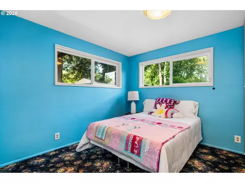 Bedroom - 2536 Wood Ave, Eugene, OR 97402 photo 1 of 4
