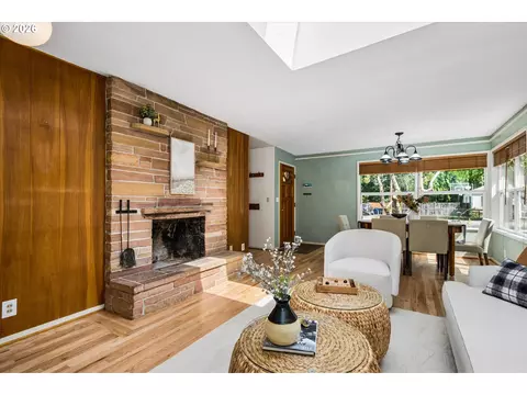 Living - 2536 Wood Ave, Eugene, OR 97402 photo 3 of 3