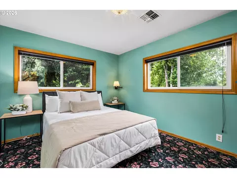 Bedroom - 2536 Wood Ave, Eugene, OR 97402 photo 3 of 4