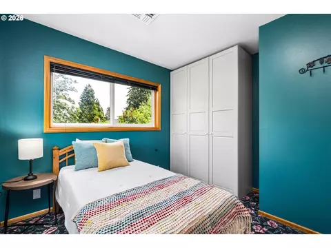 Bedroom - 2536 Wood Ave, Eugene, OR 97402 photo 2 of 4