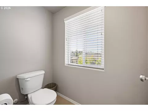 Bath - 1911 S 59th St, Springfield, OR 97478 photo 5 of 6