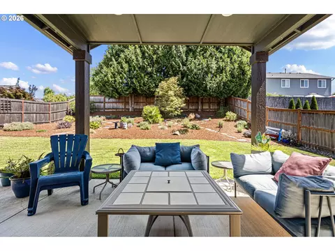 Exterior - 1911 S 59th St, Springfield, OR 97478 photo 5 of 9