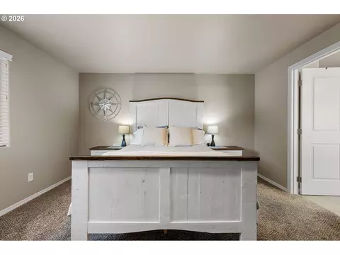 Bedroom - 1911 S 59th St, Springfield, OR 97478 photo 3 of 7
