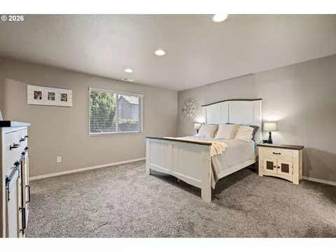 Bedroom - 1911 S 59th St, Springfield, OR 97478 photo 1 of 7