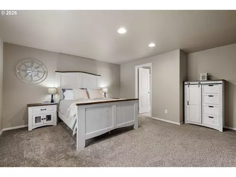 Bedroom - 1911 S 59th St, Springfield, OR 97478 photo 5 of 7