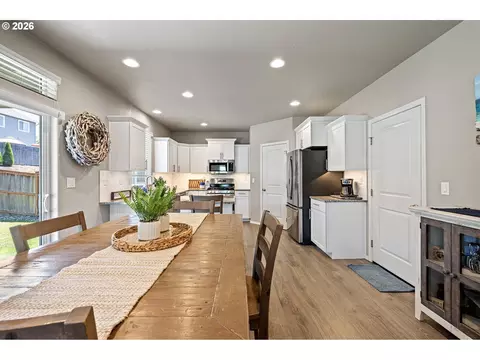 Dining - 1911 S 59th St, Springfield, OR 97478 photo 2 of 4