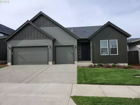 3075 Olympic St #35, Woodburn, OR 97071