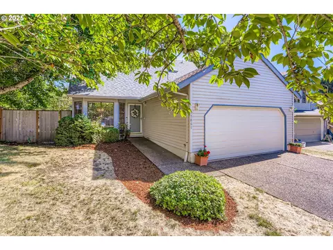 15867 NW Lyndel Ln, Beaverton, OR 97006