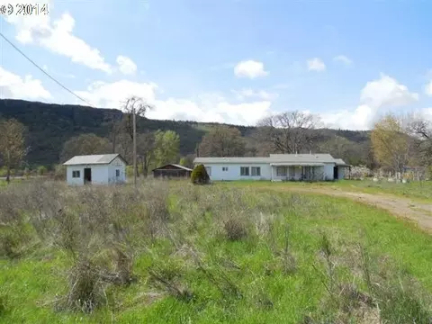 12065 Table Rock, Central Point, OR 97502 photo 1