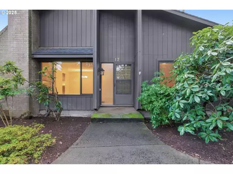 17 Westbrook Way, Eugene, OR 97405