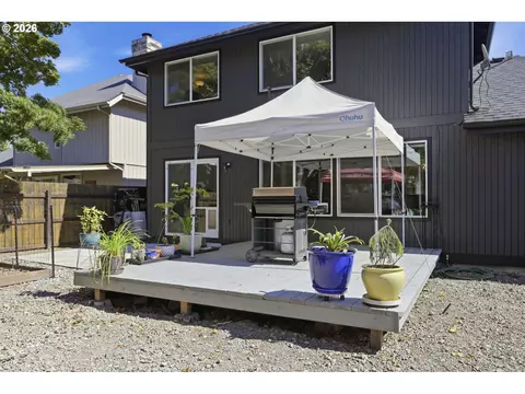Exterior - 2076 Assumption St, Eugene, OR 97402 photo 4 of 10