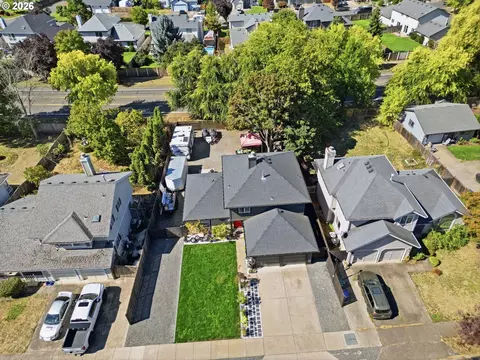 View/Area - 2076 Assumption St, Eugene, OR 97402 photo 2 of 2