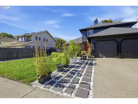 Exterior - 2076 Assumption St, Eugene, OR 97402 photo 10 of 10