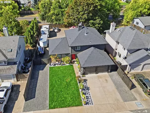 View/Area - 2076 Assumption St, Eugene, OR 97402 photo 1 of 2