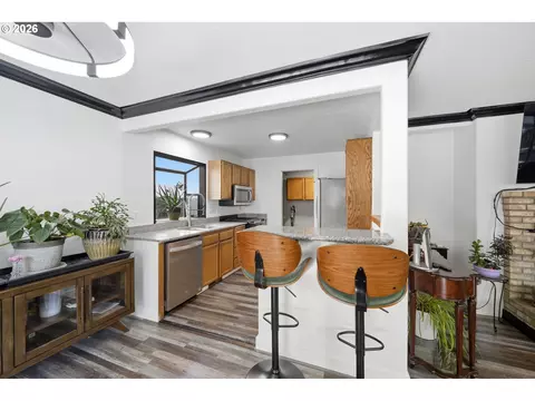 Kitchen - 2076 Assumption St, Eugene, OR 97402 photo 4 of 5