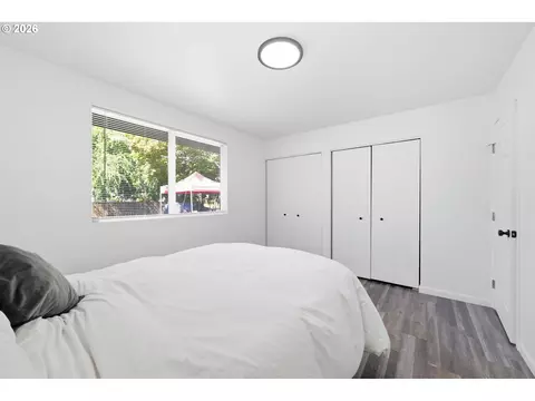 Bedroom - 2076 Assumption St, Eugene, OR 97402 photo 5 of 7