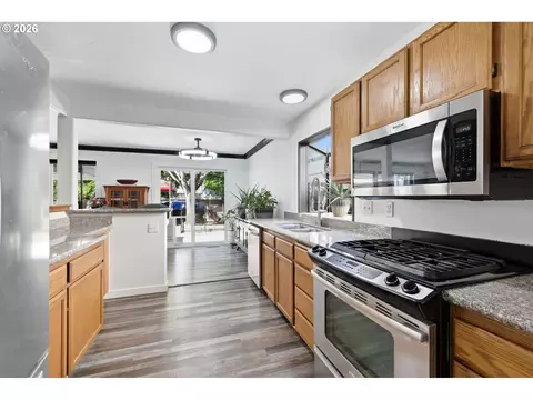 Kitchen - 2076 Assumption St, Eugene, OR 97402 photo 1 of 5
