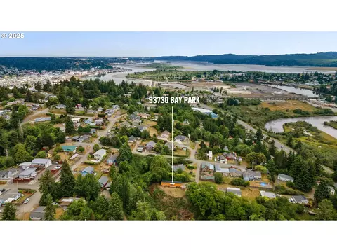 93730 Bay Park Ln, Coos Bay, OR 97420