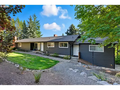 10951 SE Valley View Ter, Happy Valley, OR 97086
