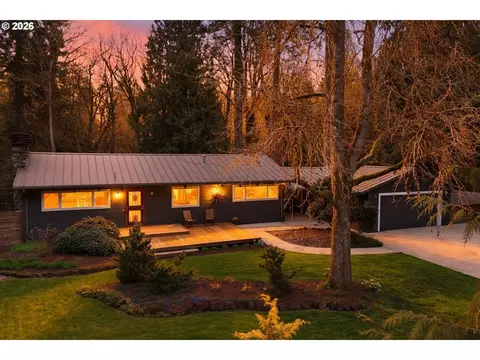 19022 Old River Dr, West Linn, OR 97068