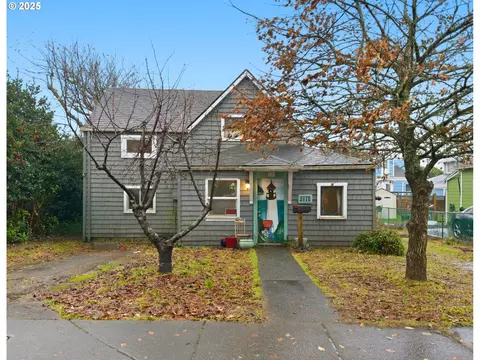 731 11th Ave, Seaside, OR 97138