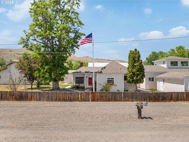 1445 14th St, Baker City, OR 97814