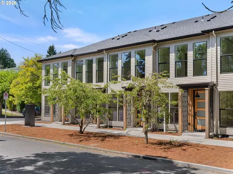 3013 NE Ainsworth St #4, Portland, OR 97211