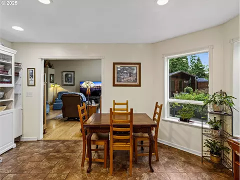 Dining - 821 E 7th St, Molalla, OR 97038 photo 1 of 2
