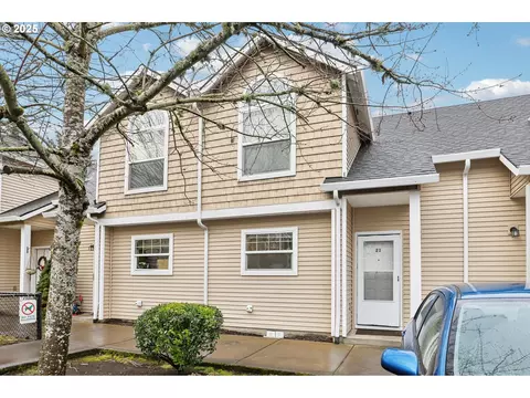 19153 SE Yamhill St #21, Portland, OR 97233