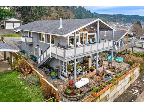 1213 Acacia Ave, Garibaldi, OR 97118