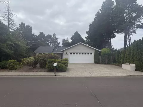 2040 40th St, Florence, OR 97439