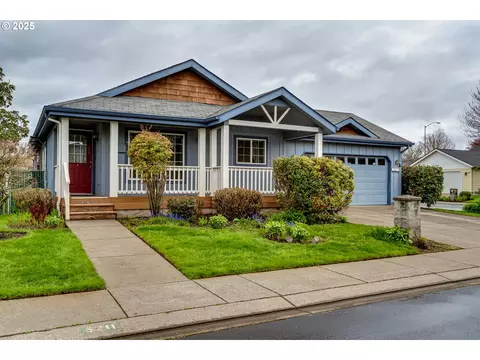 5211 Golden Eagle Dr, Eugene, OR 97402
