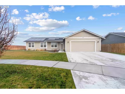 205 SW Eagle Ct, Boardman, OR 97818