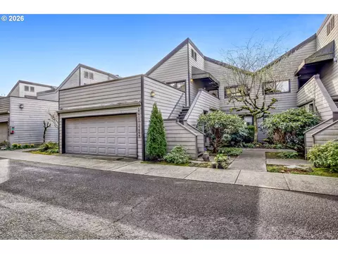 17011 SW Versailles Ln, Portland, OR 97224